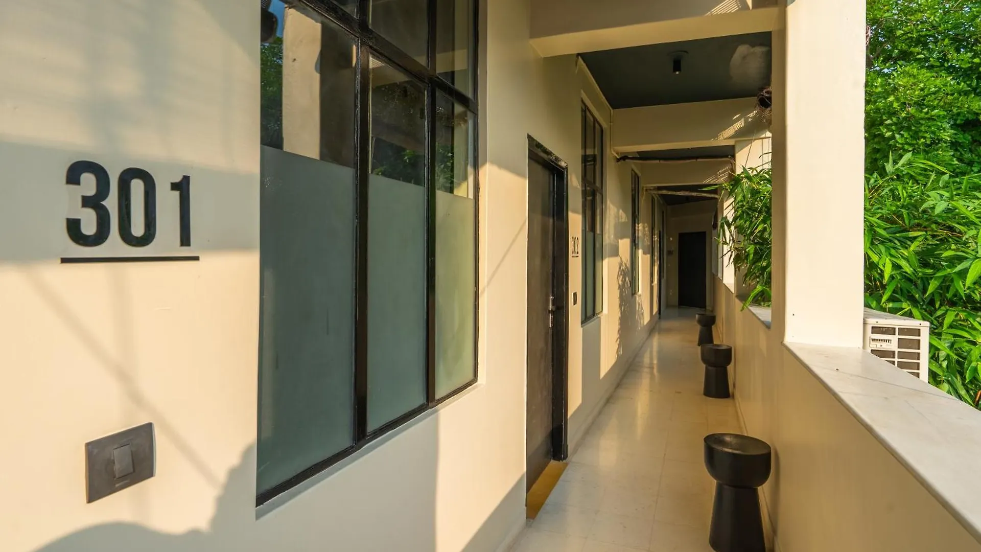 Minimalist One Hauz Khas Village Nuova Delhi