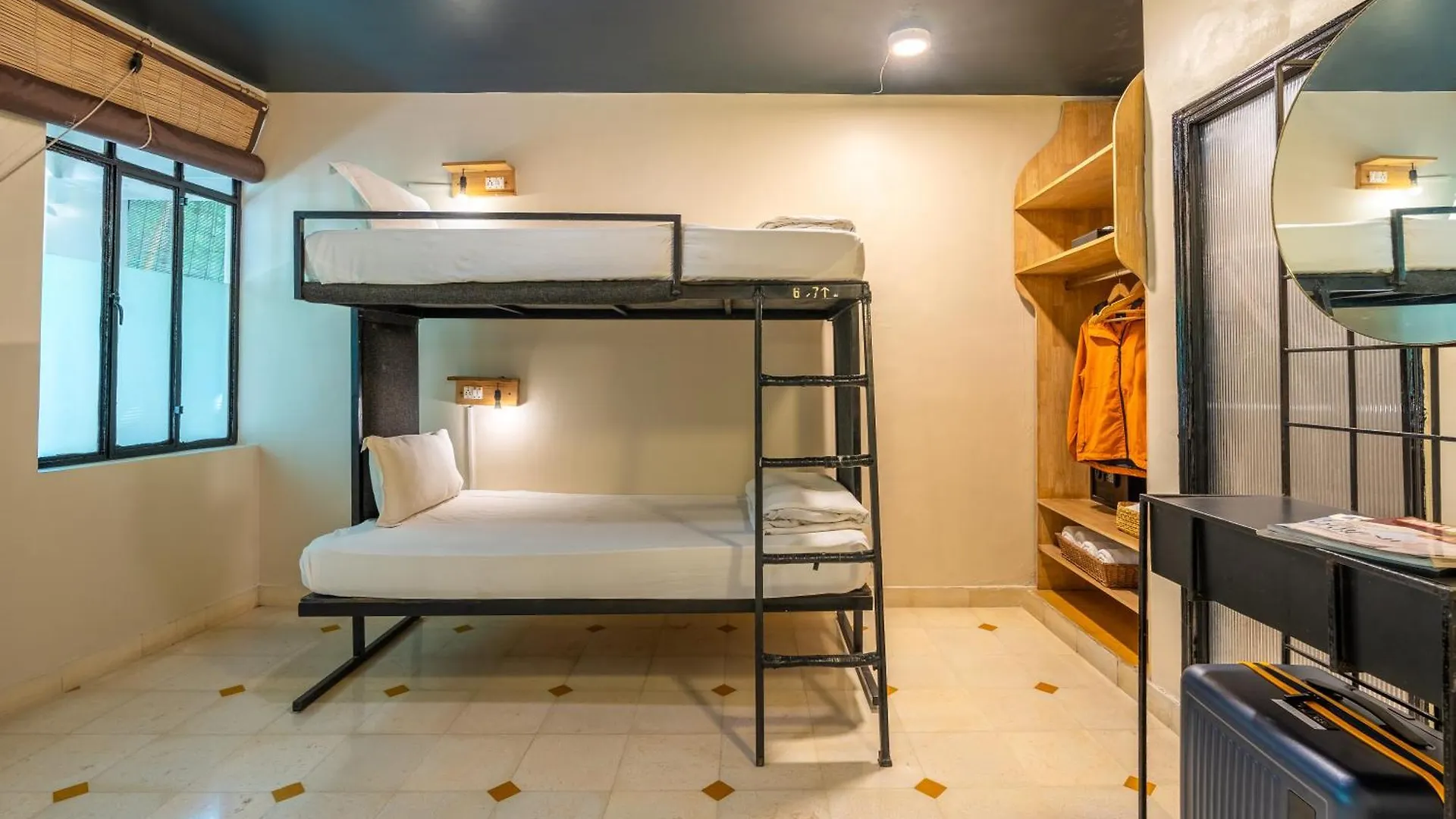Minimalist One Hauz Khas Village Nuova Delhi